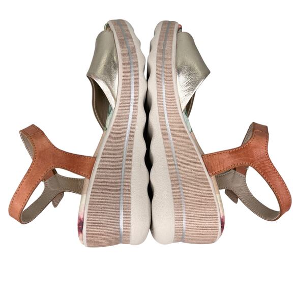 Dorking by Fluchos Spain Wedge Sandals Gold 36 - Picture 11 of 12